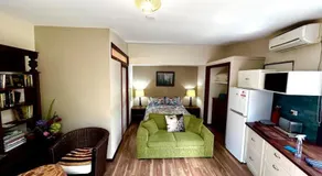 Blue Mountains Ferncreek Studio Retreat, pet friendly, birds and bush - Image 2