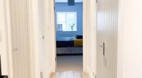Exclusive 1 and 2 Bedroom Flats only 0,5 miles aw - Image 4