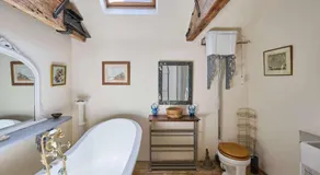 Host & Stay - The Chapel - Image 2
