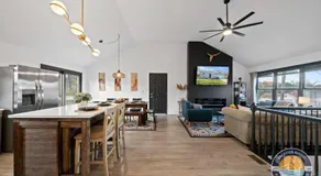 Lake Geneva Family House Pool Table Fireplace and Sleeps 10 - Image 3