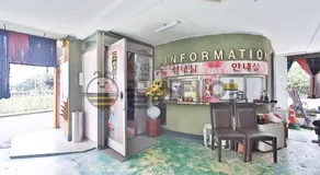 Seven Motel - Image 3