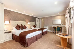 La Villette Hotel - Image 2