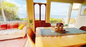 Incredible Waterview - 4 Bedroom Hobart Waterside Cottage - Image 3