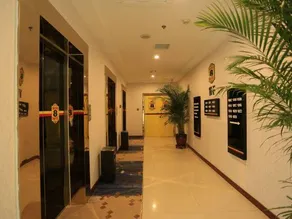 Super 8 Shijiazhuang Fumeijia - Image 2