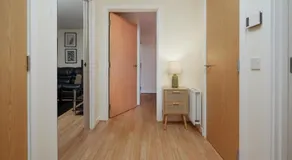 2BR Apartment with Parking Near Southside and Queens Park - Image 5