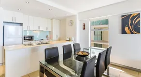Redvue Holiday Apartments - Image 3