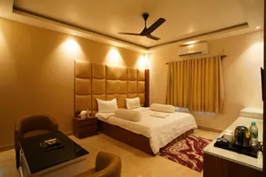 SEA STAR RESORT - Image 2