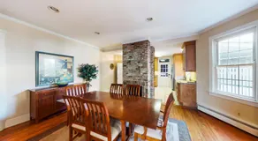 Historic downtown townhome with brick courtyard, sunroom & parking - Image 4