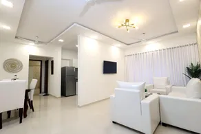 Mumbai 3 BHK | Kitchen + Modern Amenities - Image 3