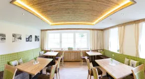 Hotel Garni Grünmoos - Image 3