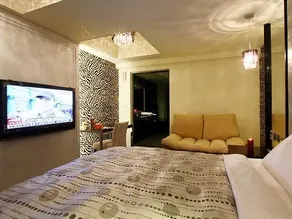 Fair Tale Motel - Sea - Image 2
