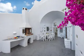 White Cave Private Villa - Image 4