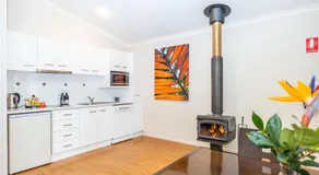 Camelot Boutique Accommodation - Image 3