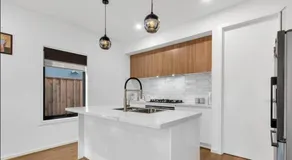 Luxury 4BR Family Home - Sleeps 8 - Free Parking - by Saga Living - Image 5