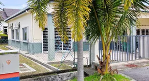 COZY RIZQY - Spacious & Budget-Friendly 3R2B Homestay - Image 4
