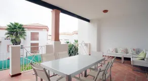 Apartamento familiar con JARDIN y TERRAZA Privada - Image 5