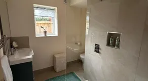 Private Superking-Twin ensuite with Kitchenette - Image 2