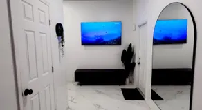 Stylish 1-Bedroom Private Suite - Miami - Image 5