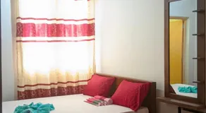 RooLi Harbour Inn-Trincomalee - Image 5