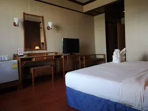 Lert Thani Hotel - Image 4