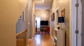 Spacious Row Home next Transit near Downtown w Parking - Image 3