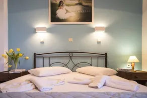 Yannis Yard Studios and Apartments - Image 3
