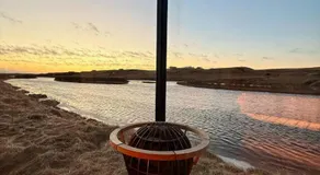 Nest Retreat Iceland - Mirror Houses by the Rangá river - Image 2