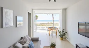 Sunny Beachfront Escape - Image 2