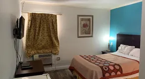 Holiday Motel - Image 2