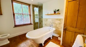 Cotswold Home over 4 floors - perfect for Families Friends Contractors - Image 2