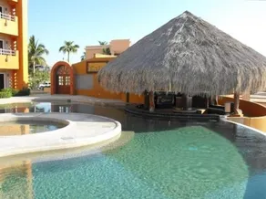 Villa De Cortez Condo!  Beachfront, Sunrises, Fishing and Pickleball await!  - Image 1
