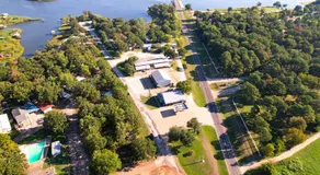  Axtons Bass City Lake Front Resort - Image 5
