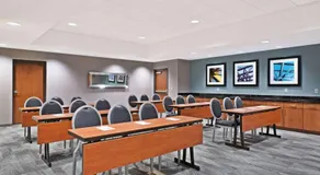 Hampton Inn & Suites North Huntingdon-Irwin - Image 4
