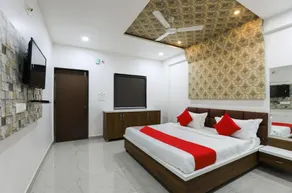 SPOT ON Hotel Jay Kishan - Image 5