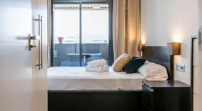 Moderno apartamento con Piscina y Parking - Image 2