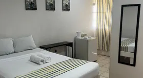 Golden Hideaway Inn - Image 3