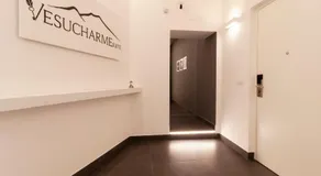 VESUCHARME SUITE Luxury Room - Image 4