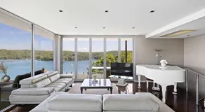 Deluxe Waterfront Queen Room in Caringbah South - Gorgeous Views All Around - Shared Bathroom - Image 3