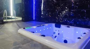 R luxury piscine et spa privatifs - Image 3