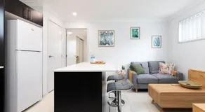 Smart Suites Self Check-in Apartments - W Freney - Image 2