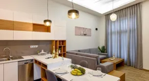 Residenza Rithymna Centro with a private roof terrace and hot tub - Image 2