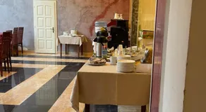 Hotel Sugas - Image 4