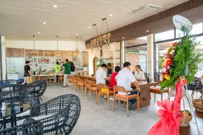 Apple House & Coffee - Image 3