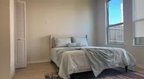 Luxury 6 Bedroom Home - Image 2