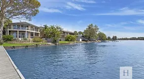Sunset Lakehouse - Image 5