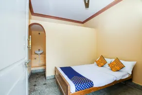OYO Renuka Lodge - Image 2