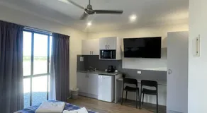 Reef Gardens Motel - Image 2