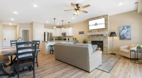 Lakeshore Getaway - Image 3