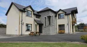 Narrow water house - Image 2