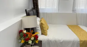 Bachelor and Double room in Bedford, Halifax - Image 2